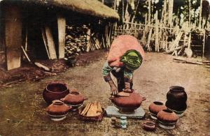 阿美族婦女的陶器製作