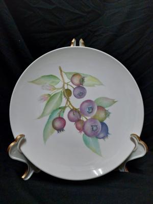 第67屆綠舍美展-2021-藍莓-瓷盤 -直徑23cm .高3cm.jpg