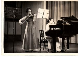 陳盧寧為美籍小提琴家海倫米勒伴奏於國軍文藝中心演出