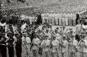 王沛綸於總統府廣場指揮各階層及三軍代表齊唱國歌