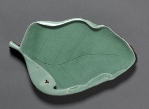 Brush Washer in Shape of a Lotus Leaf