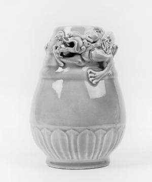 Vase with Dragon