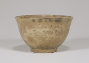 黃伊羅保茶碗| 開放博物館