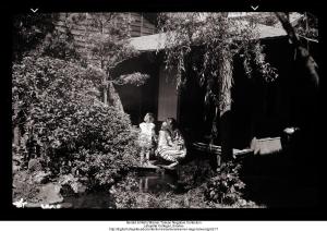 Rella, Elizabeth and Arthur Warner in garden