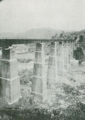 內社川鐵橋