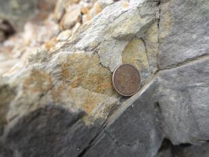 石底層的砂岩