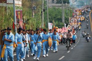 羅漢門迎佛祖_羅漢門迎佛祖_內門與觀亭兩廟首次會香