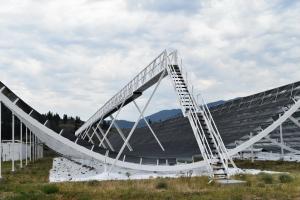 加拿大氫強度測繪實驗電波望遠鏡