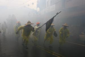 白沙屯媽祖進香_頭旗入廟