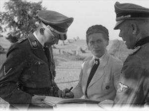 Gertrud Scholtz-Klink與德國黨衛軍領導希姆萊對話