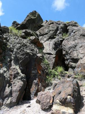 小金瓜礦體地表是突出的矽化沉積岩
