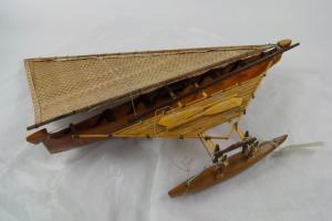 帛琉傳統獨木舟模型
