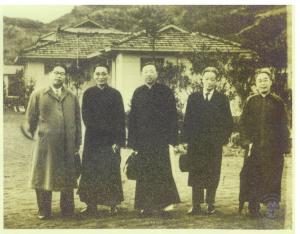 1957年11月　石璋如、董作賓、郭廷以等人攝於南港