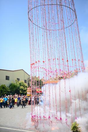 大甲媽祖遶境進香_埤頭鞭炮籠