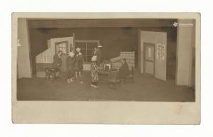 1943年舞台劇《水平坑》演出一景