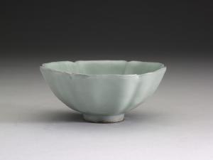 南宋龍泉窯青瓷菱花式碗| 開放博物館