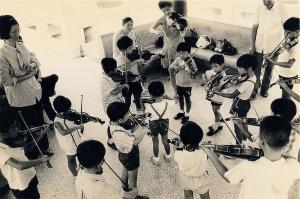 呂炳川 創辦之才能教育小提琴課程上課一景