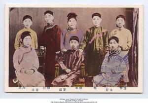 穿絲裙的八個臺灣女人
