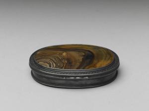 歐洲 十八世紀 銀嵌木紋石鼻煙盒