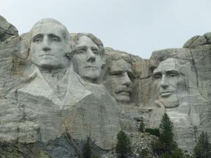 雕在花岡岩體上的美國四大總統像