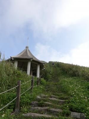 基隆山登山步道上的涼亭