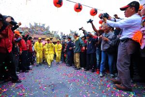 白沙屯媽祖_通宵白沙屯媽祖進香