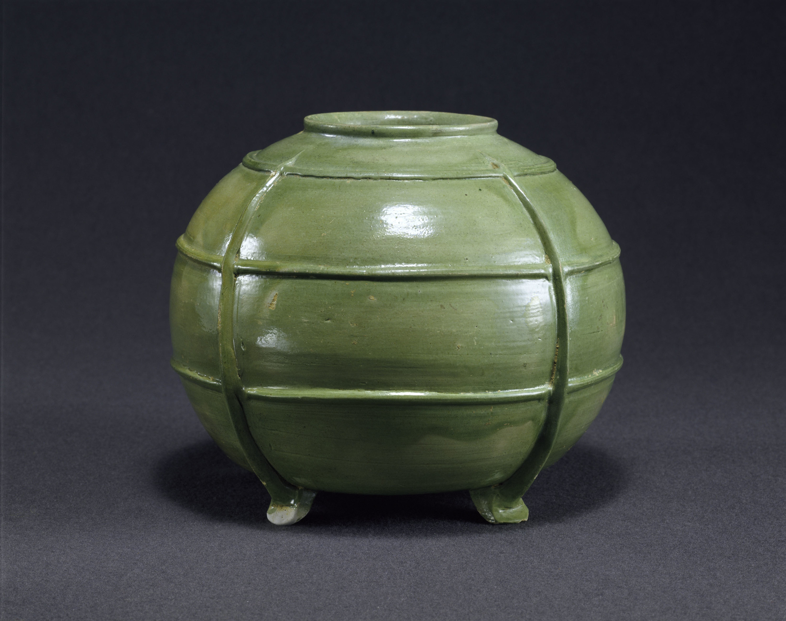 綠釉四足壺| 開放博物館